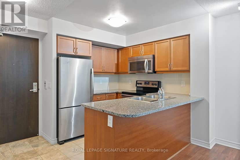 801 - 19 Grand Trunk Crescent — photo 8 of 29