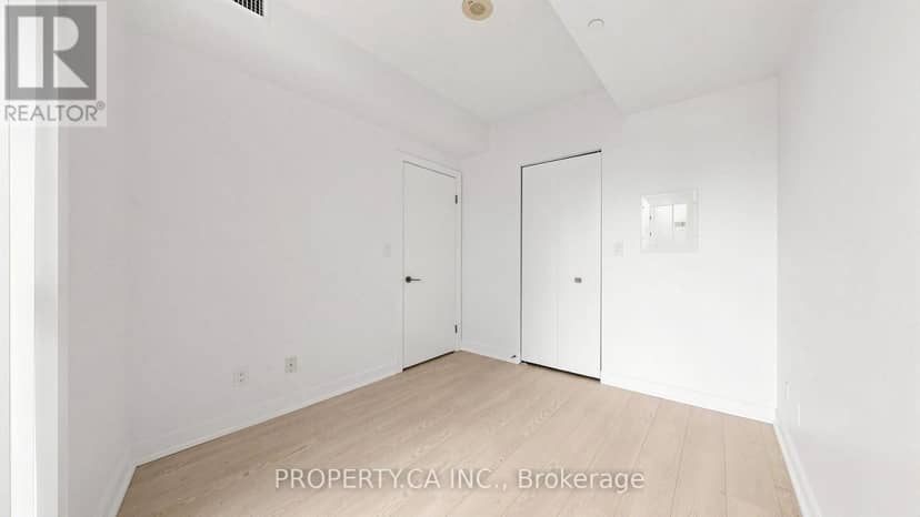 1202 - 20 Bruyeres Mews — photo 12 of 40