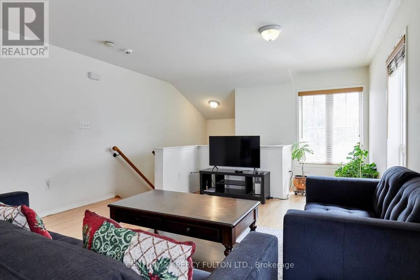 8 Knowles Street, Ajax, photo 5