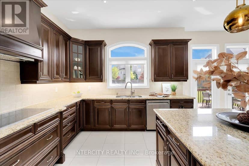 233 Carisbrooke Circle — photo 15 of 40