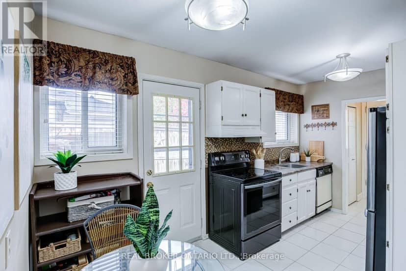 82 Tecumseh Drive, Aurora, photo 4