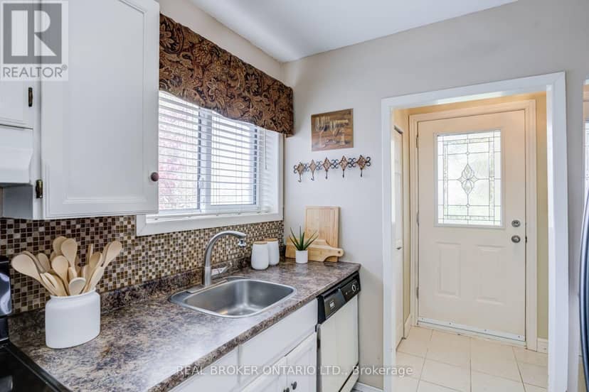 82 Tecumseh Drive, Aurora, photo 5