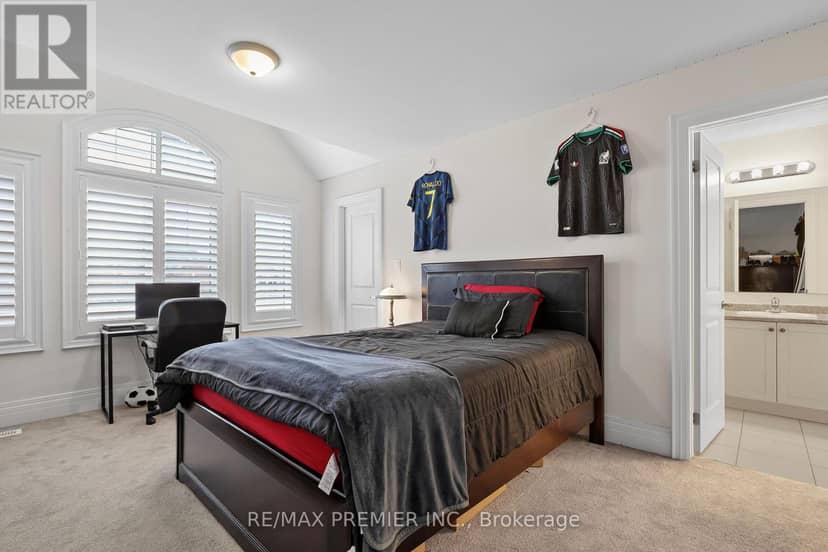 28 Samuel Crescent — photo 27 of 29