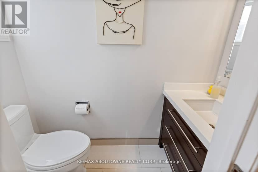 467 Hedgerow Lane — photo 15 of 40