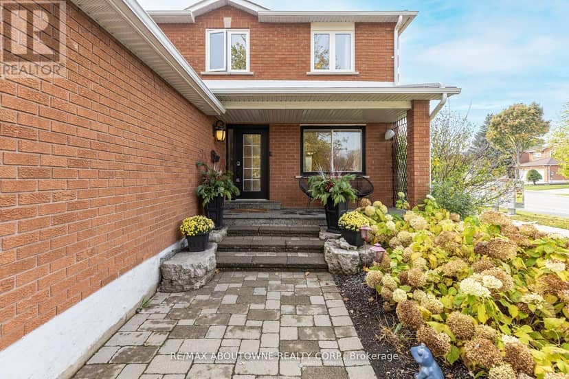 467 Hedgerow Lane, Oakville, photo 3
