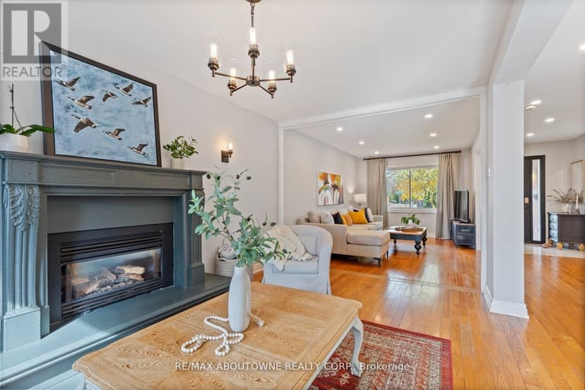 467 Hedgerow Lane — photo 9 of 40