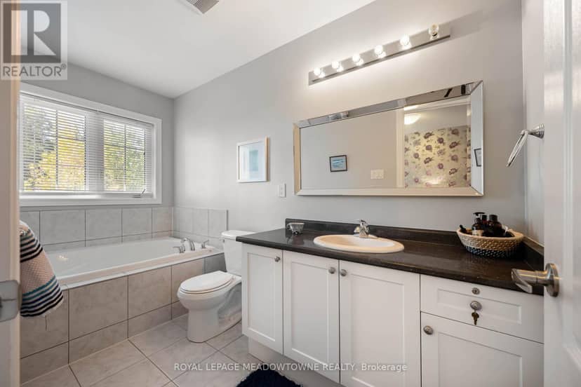 16 Ridgegate Crescent — photo 33 of 40