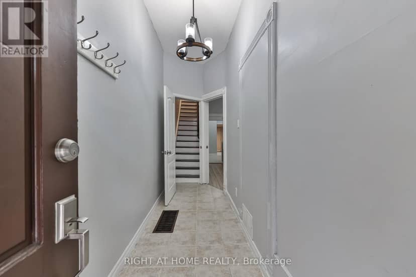 138 Osler Street, Toronto, photo 2
