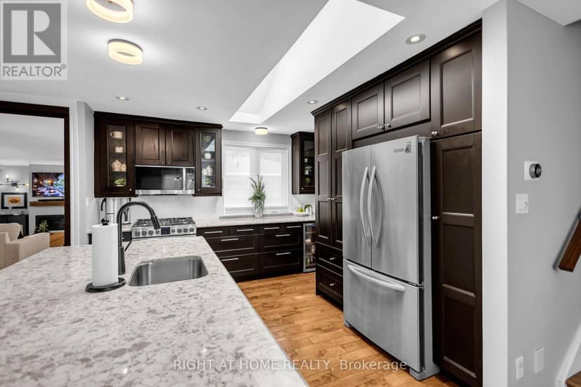 1432 Dewbourne Crescent — photo 14 of 40