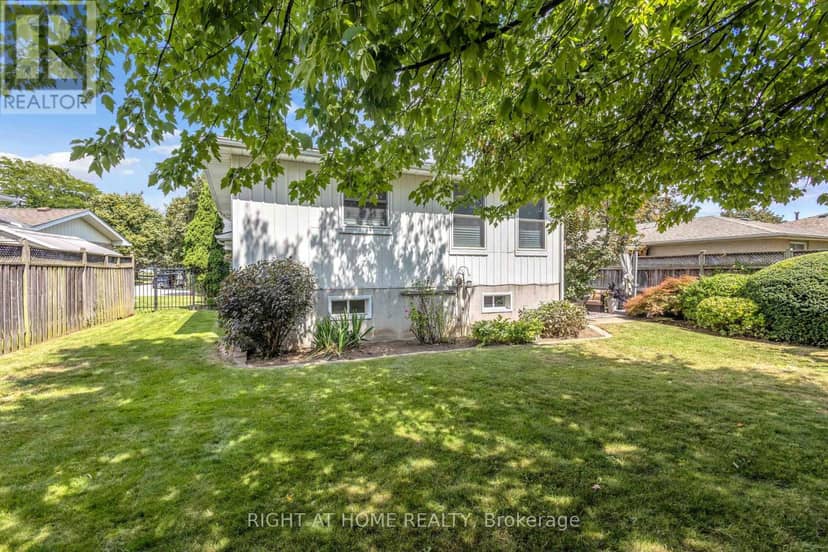 1432 Dewbourne Crescent — photo 39 of 40