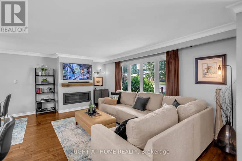 1432 Dewbourne Crescent — photo 9 of 40
