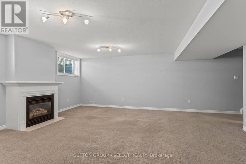 2094 Denview Avenue — photo 26 of 37