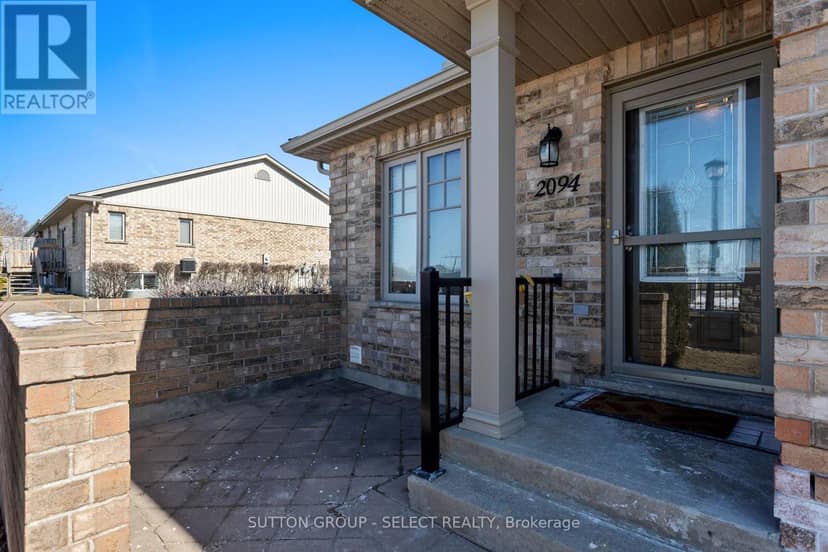 2094 Denview Avenue — photo 3 of 37