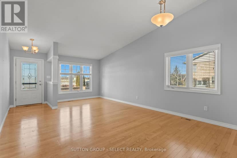 2094 Denview Avenue — photo 6 of 37