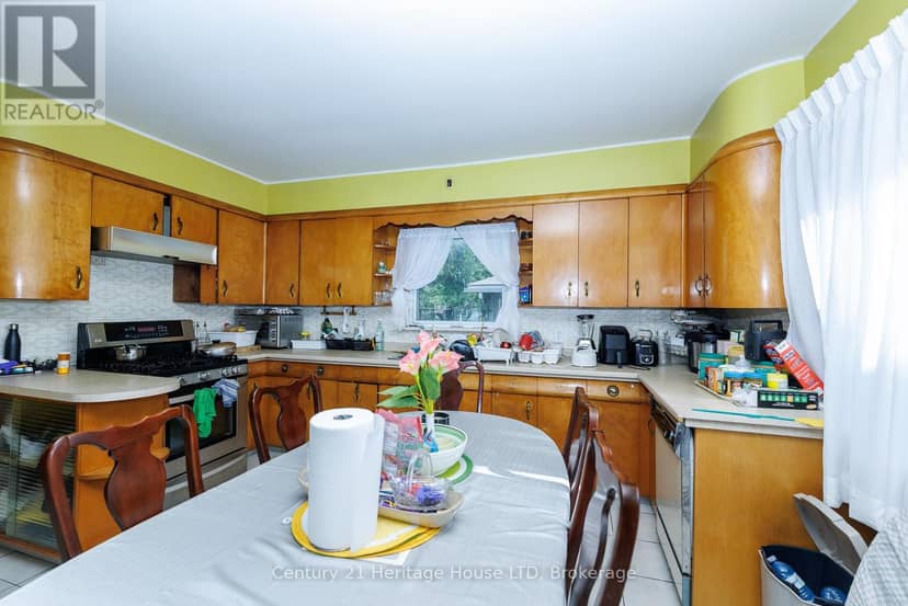 20 Dufferin Street — photo 13 of 29