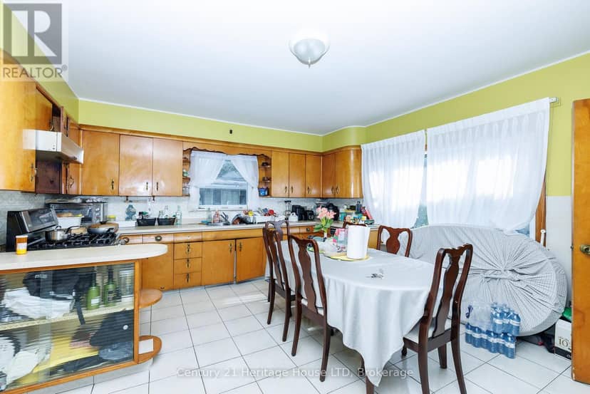 20 Dufferin Street — photo 27 of 32