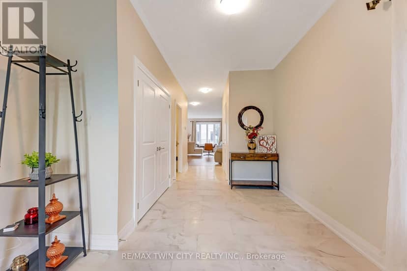 31 Jacob Detweiller Drive, Kitchener, photo 4