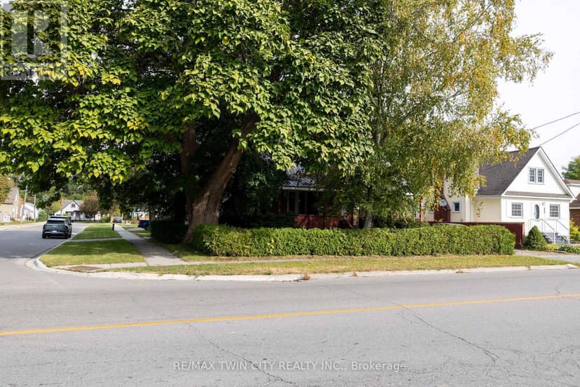 41 Church Street E, Norfolk, photo 3