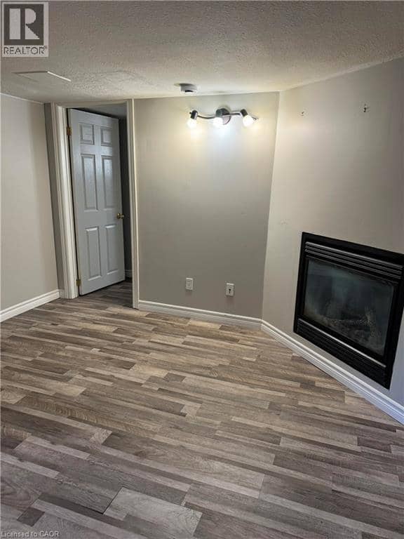 77 CEDAR Street S, Kitchener, photo 4