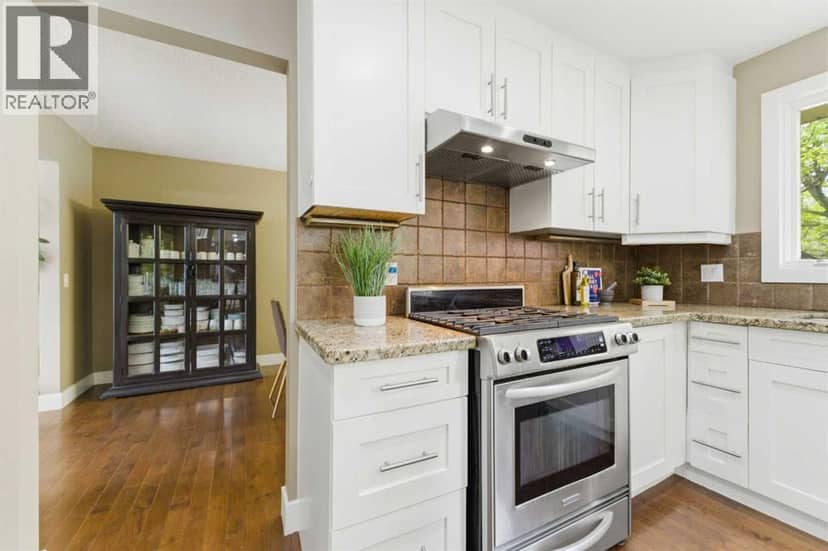 36 Varsity Estates Court NW — photo 10 of 40