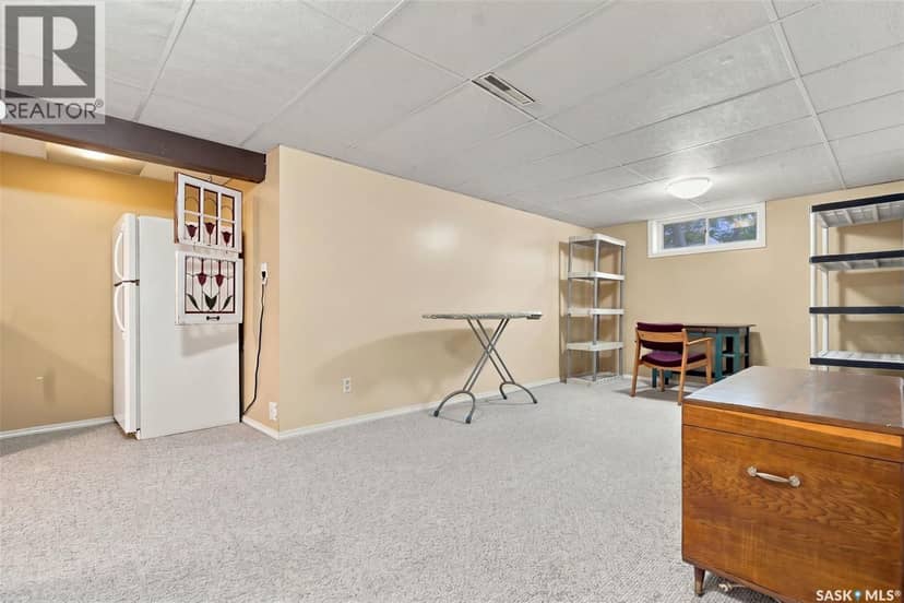 1629 Cairns AVENUE — photo 23 of 37