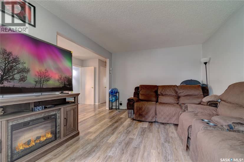 245 Edward Street, Regina, photo 4