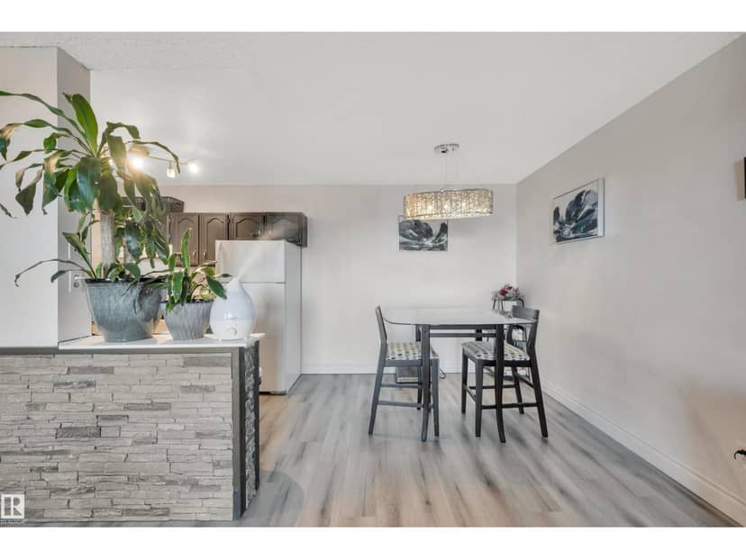 #802 10145 109 ST NW — photo 11 of 40