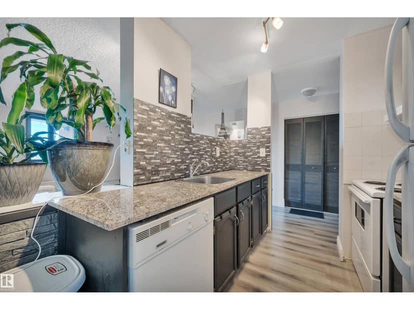 #802 10145 109 ST NW, Edmonton, photo 8