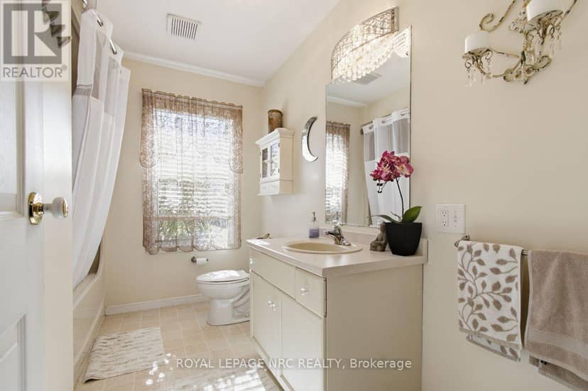 375 Albany Street — photo 19 of 40