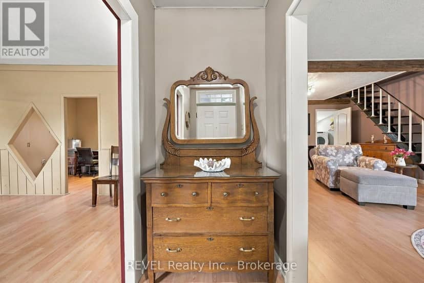 61 Queen Street N, Thorold, photo 6