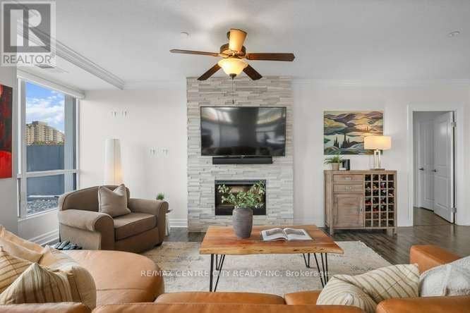 204 - 240 Villagewalk Boulevard — photo 15 of 33