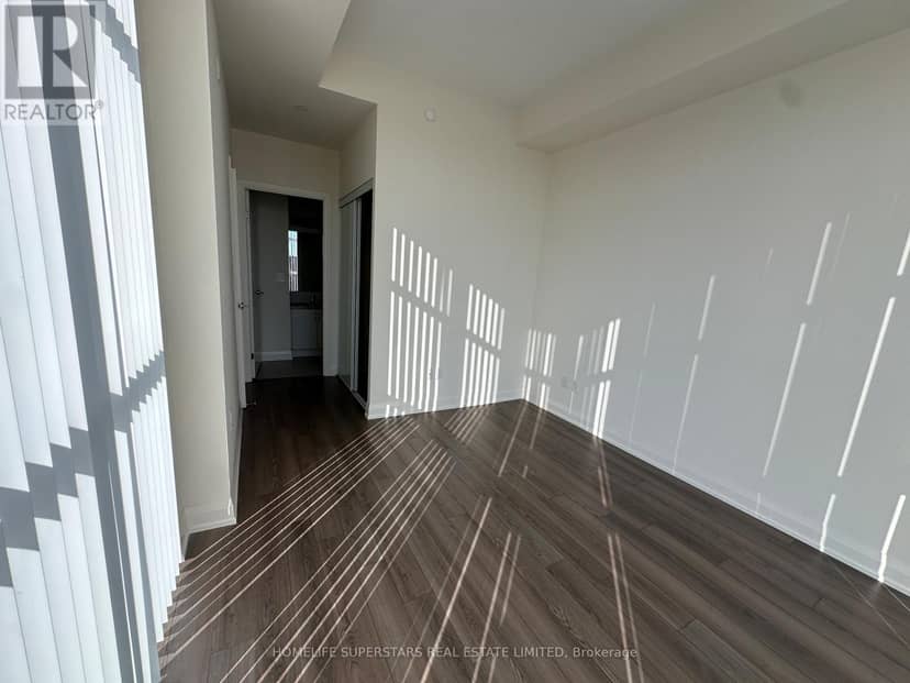 309 - 8763 Bayview Avenue — photo 10 of 11