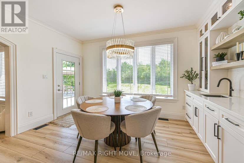 1043 Hurlwood Lane — photo 14 of 40