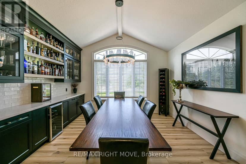 1043 Hurlwood Lane — photo 15 of 40