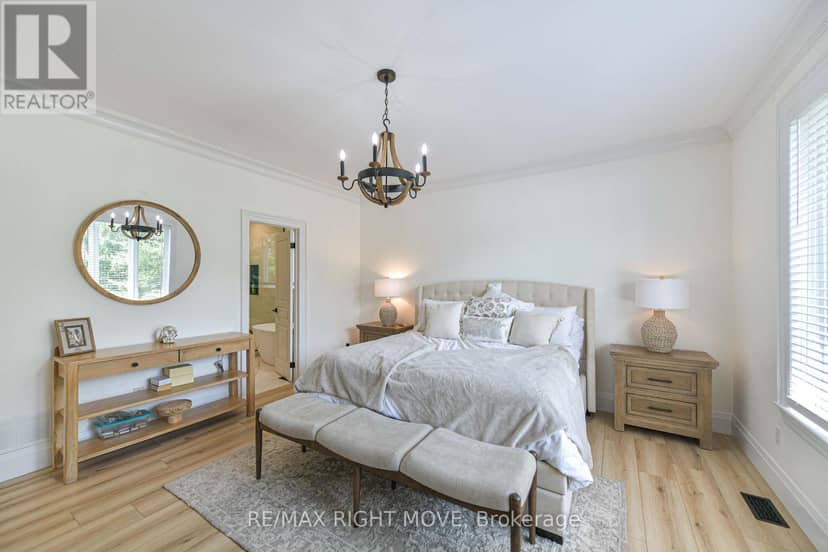 1043 Hurlwood Lane — photo 16 of 40