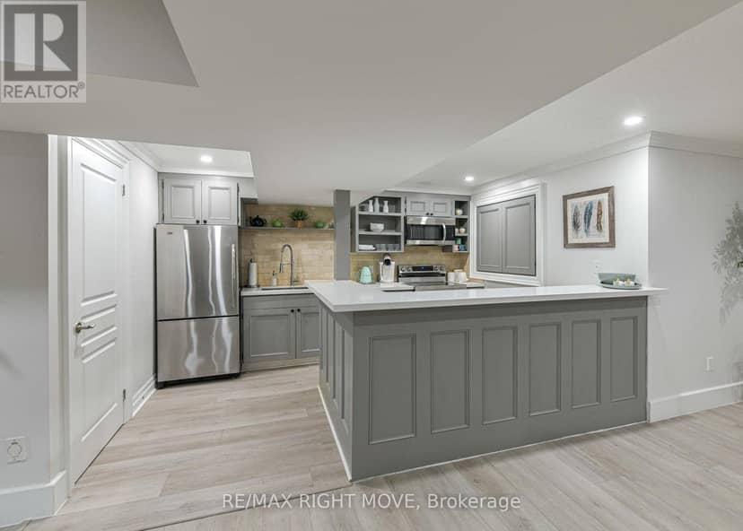 1043 Hurlwood Lane — photo 32 of 40