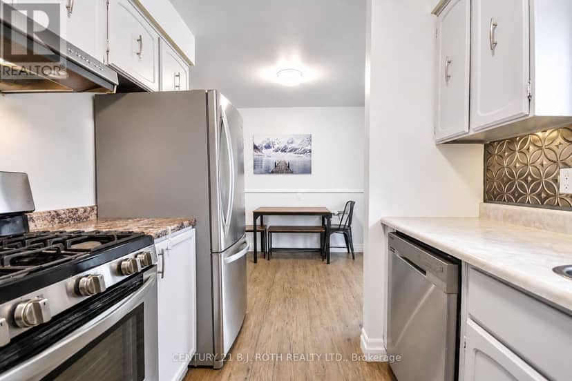 5 East Gate, Barrie, photo 2