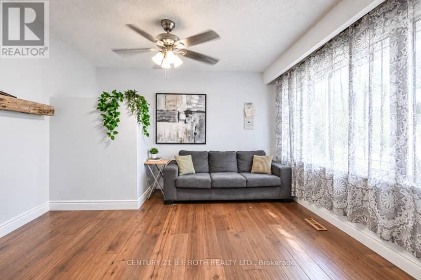 5 East Gate, Barrie, photo 5