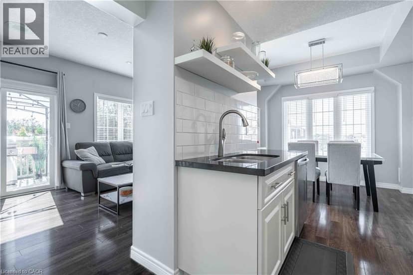 11 STOCKBRIDGE Gardens Unit# 13 — photo 17 of 38