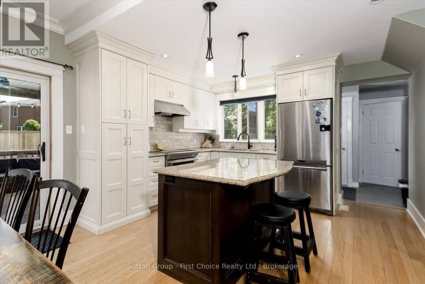 409 Mornington Street — photo 10 of 40