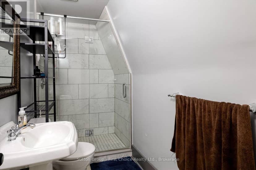 409 Mornington Street — photo 27 of 40