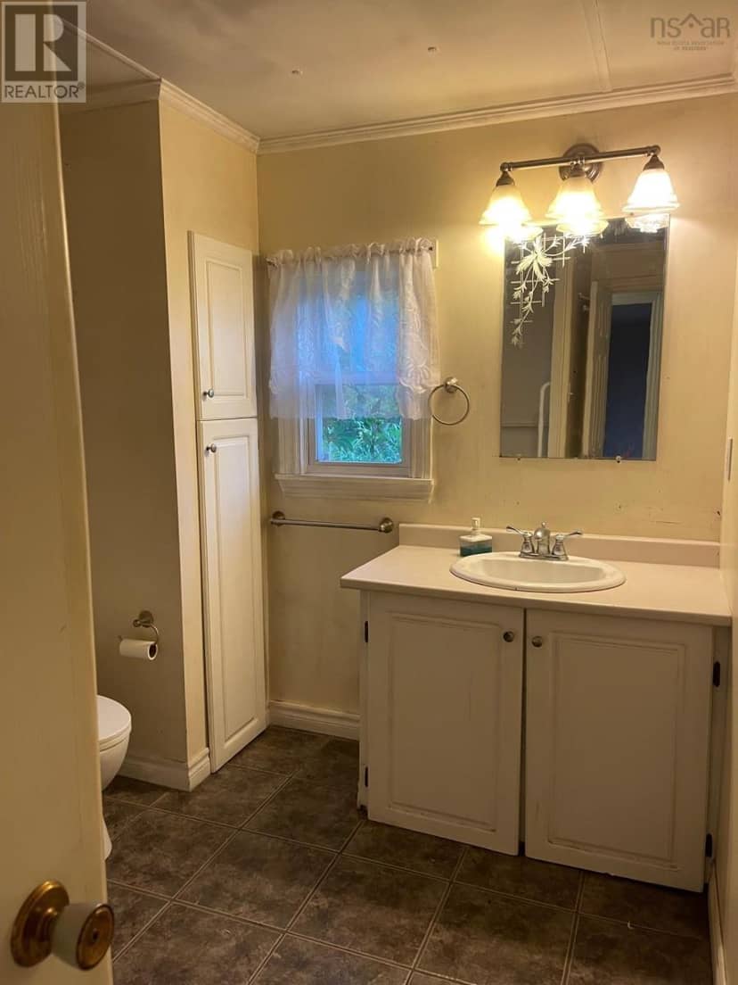 4467 Shore Road — photo 39 of 40