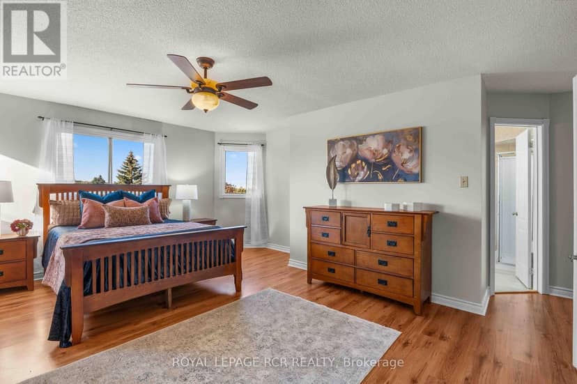 220 Edenwood Crescent — photo 21 of 40