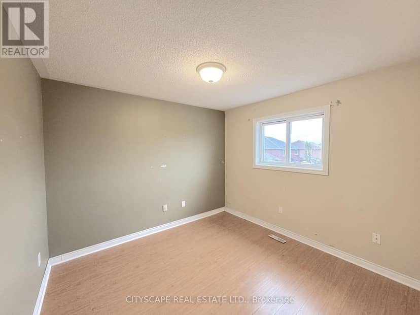 8 Safari Court — photo 28 of 40