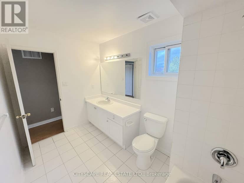 8 Safari Court — photo 31 of 40