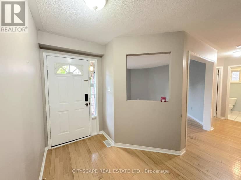 8 Safari Court, Brampton, photo 6