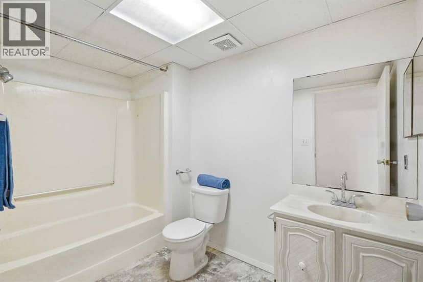 2333 16 Street SE — photo 25 of 40