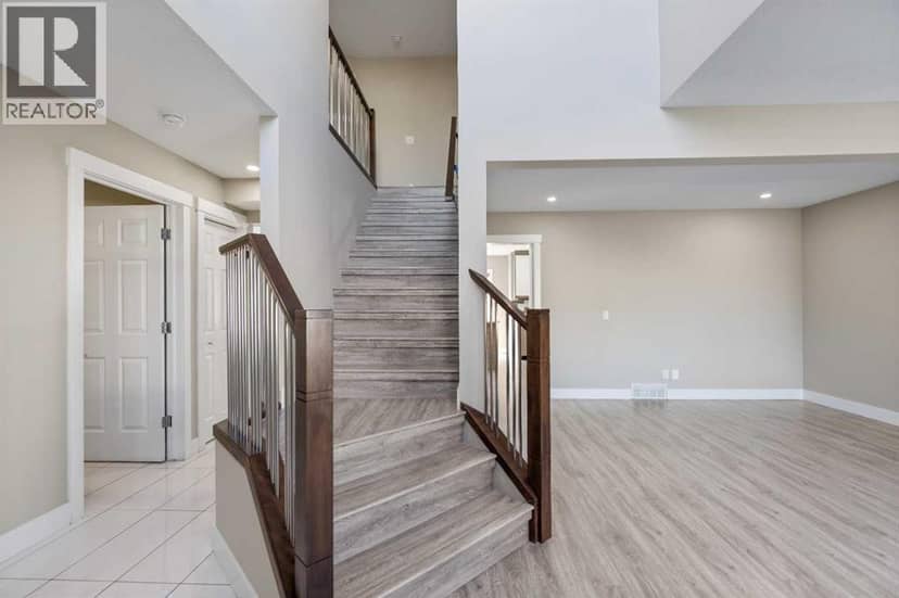 23 Anaheim Circle NE, Calgary, photo 6