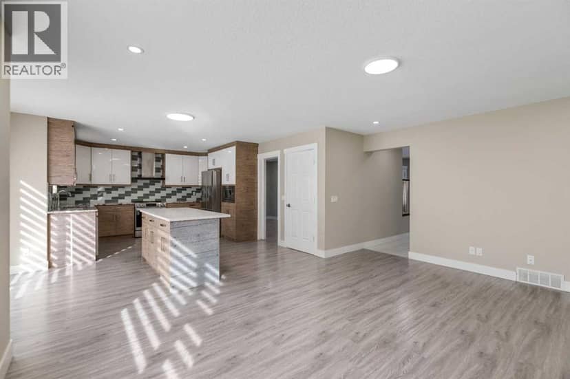 23 Anaheim Circle NE — photo 21 of 40