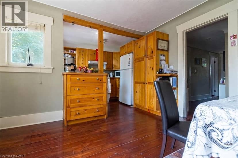 121 EASTBOURNE Avenue — photo 32 of 40